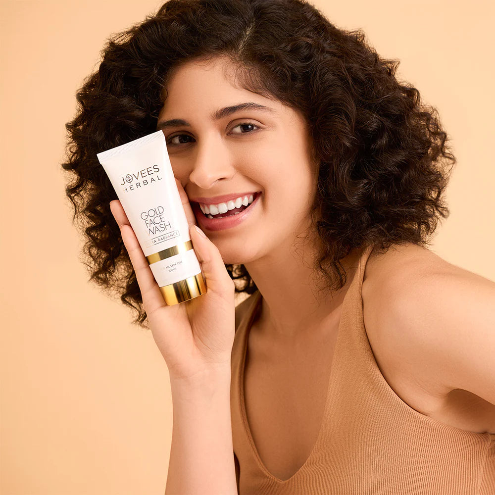 Jovees Ultra Radiance Gold Face Wash | Nourishes | All Skin Types